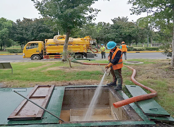 荣昌化油池清理